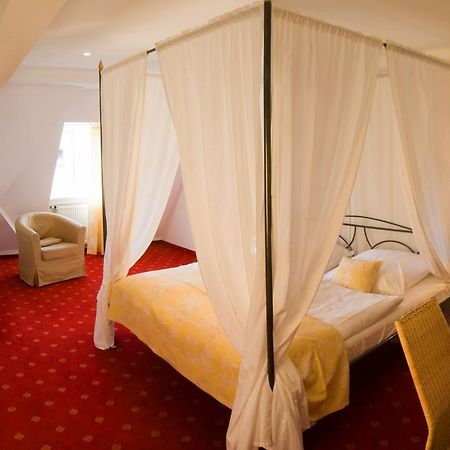 Landgasthof Und Hotel Weisser Lowe Eckental Kültér fotó