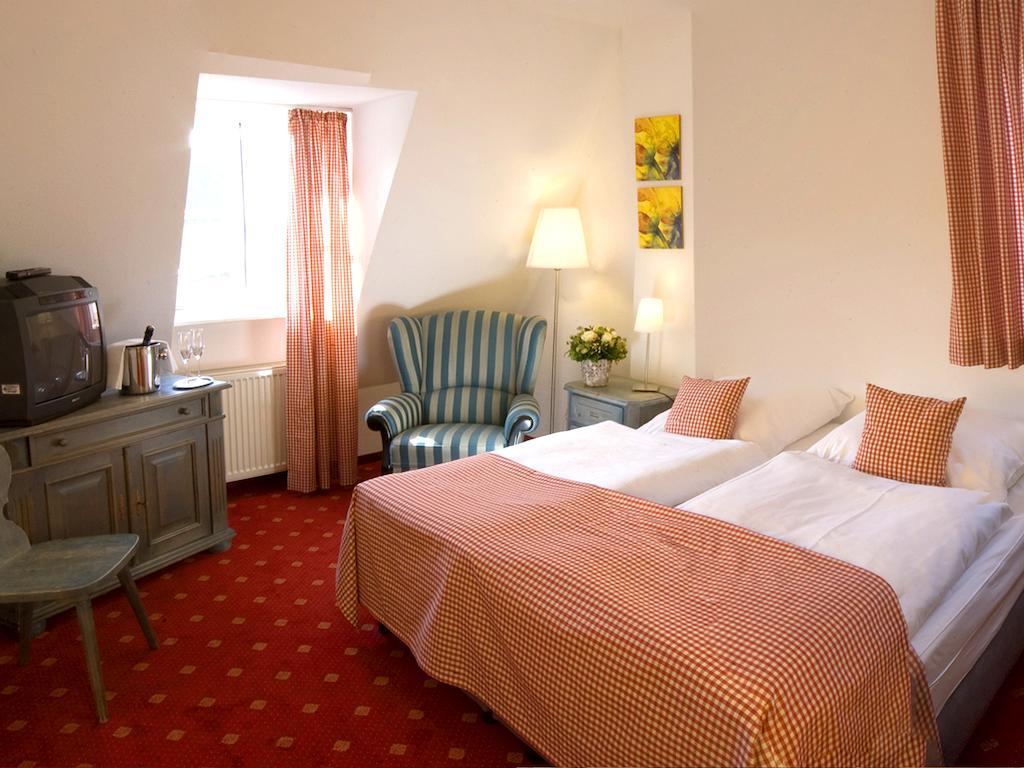 Landgasthof Und Hotel Weisser Lowe Eckental Szoba fotó