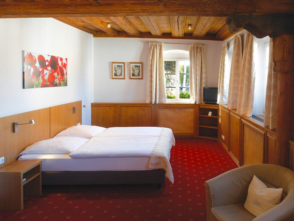 Landgasthof Und Hotel Weisser Lowe Eckental Szoba fotó
